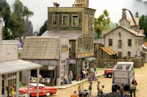 Bar Mills Scale Model Works 982 HO Scale Booty Corner with IGA Corner Grocery Store Craftsman Kit