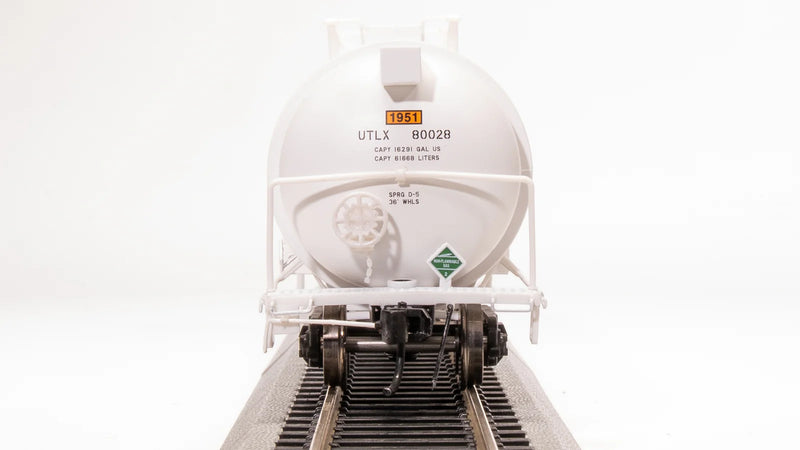 BLI 8036 HO Scale Cryogenic Type C Tank Car Linde UTLX (2 Pack)