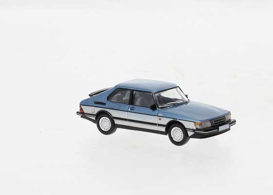 Brekina PCX 870651 HO Scale 1986 Saab 900 Turbo - Silver and Blue