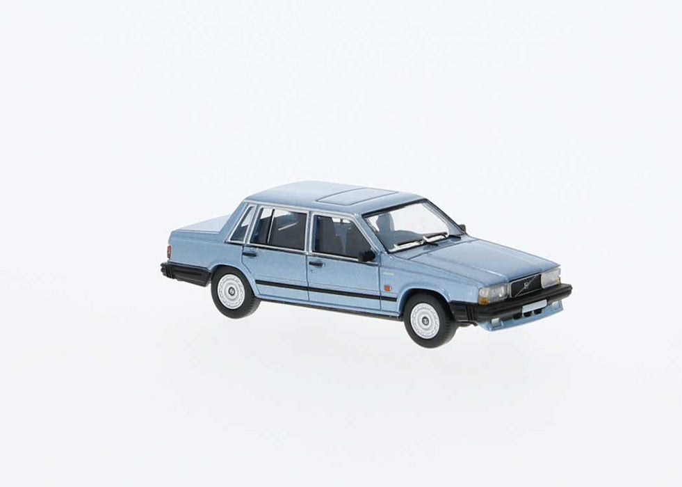 Brekina PCX 870661 HO Scale 1984 Volvo 740 Sedan - Metallic Light Blue