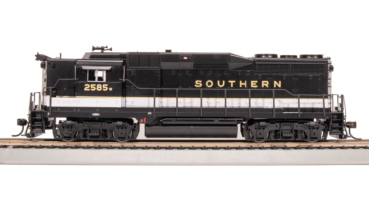 Broadway Limited BLI 7579 HO Scale EMD GP30 Southern "Tuxedo Scheme" 2588 Paragon4