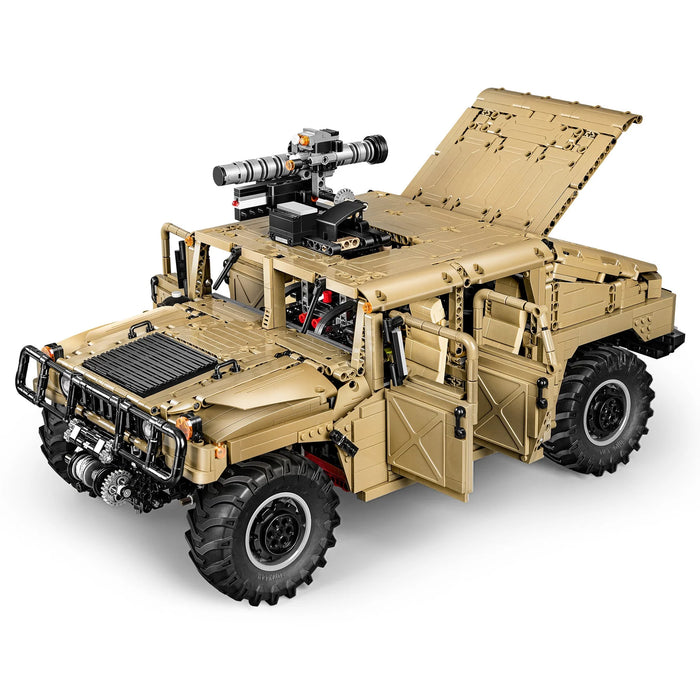 CaDA C61036W 1:8 Military HUMVEE 3935 Piece Building Block Set