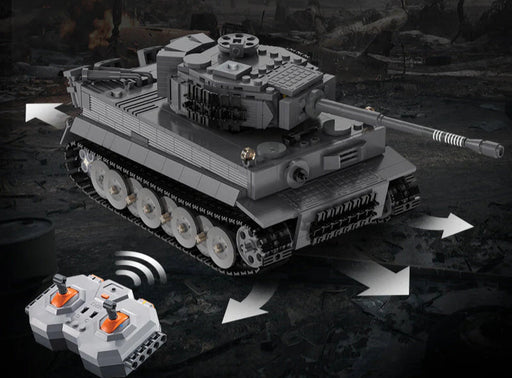 CaDA C61071W German Tiger Tank 925 Piece Building Block Set
