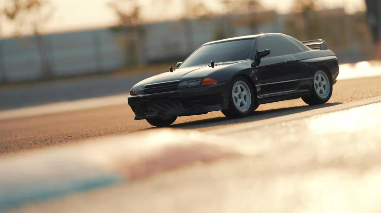Carisma 89968 1/8 M48S Nissan Skyline GT-R Nismo RC Car