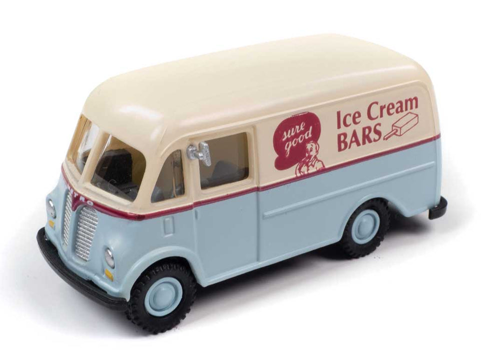Classic Metal Works 30627 HO Scale 1940-1950s IH Metro Delivery Van - Ice Cream