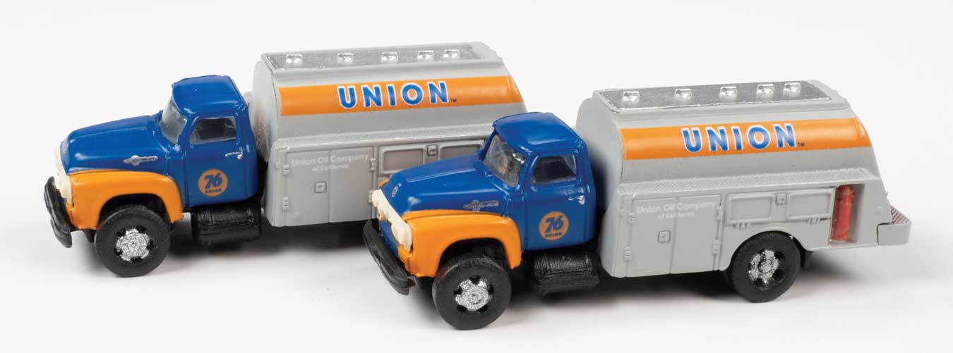 Classic Metal Works 50443 N Scale 1954 Ford Tank Truck Union 76 2 Pack