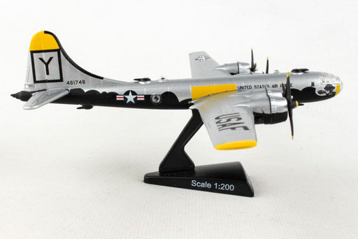 Daron PS5388-7 Postage Stamp 1/200 B-29 Superfortress USAF 'Its Hawg Wild'