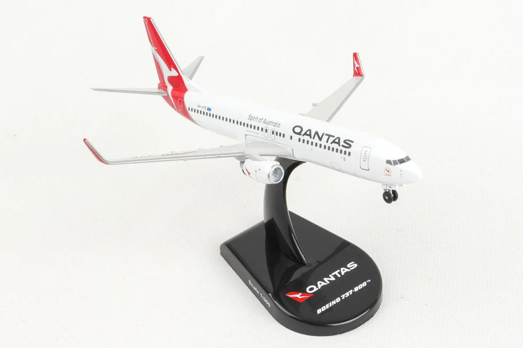 Daron PS5815-5 Postage Stamp 1/300 737-800 Qantas