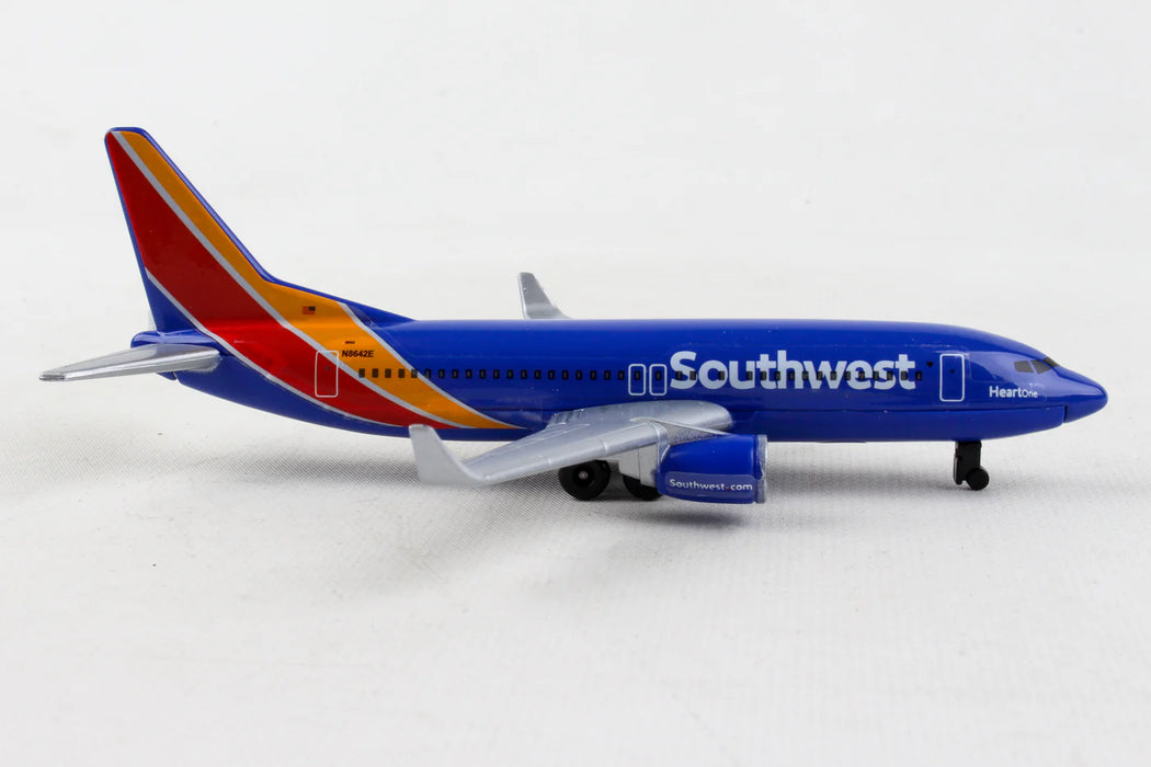 DARON RT8184-1 Southwest Airlines Boeing 737 Die Cast Model Plane