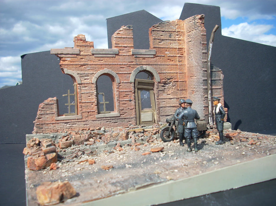 Dioramas Plus 19 1/35 Italian Street Ruined Building Front with Inclined Base (8"x10.5")