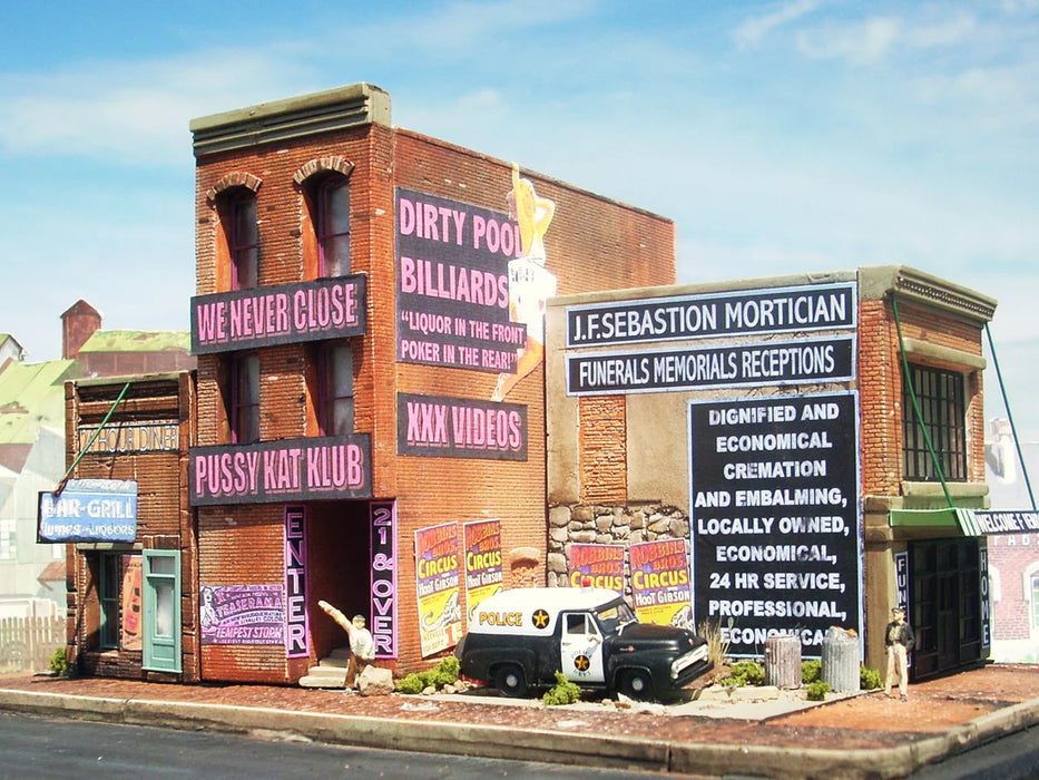 Downtown Deco 1048 HO Scale Coming and Going Cast Hydrocal Building Kit