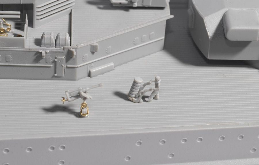 Dragon Models 1040 1/350 German Battleship Scharnhorst 1943 (SmartKit) Model Ship Kit