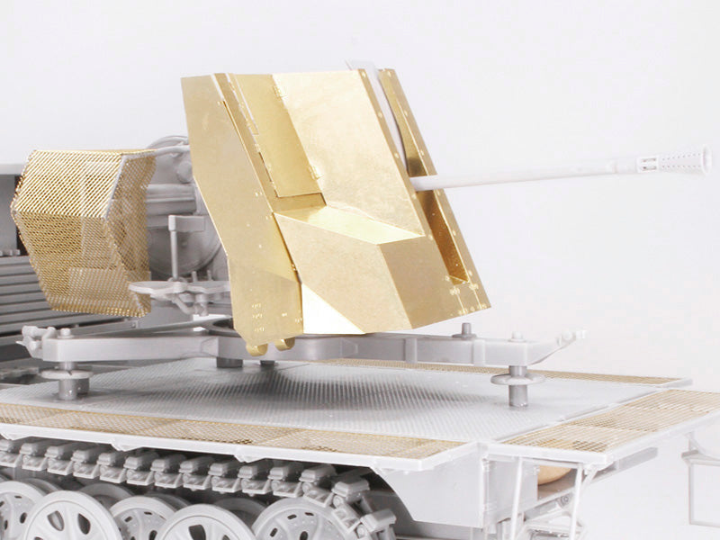 Dragon Models 6553 1/35 3.7cm FlaK 43 auf Sd.Kfz.7/2 Model Kit