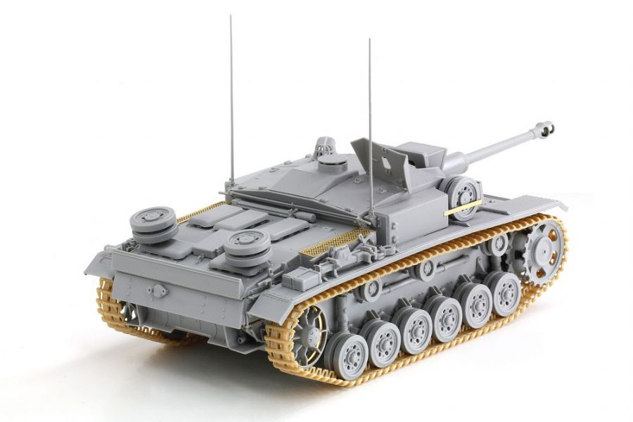 Dragon Models 6620 1/35 StuG. III F/8 Early Production (SmartKit) Model Kit