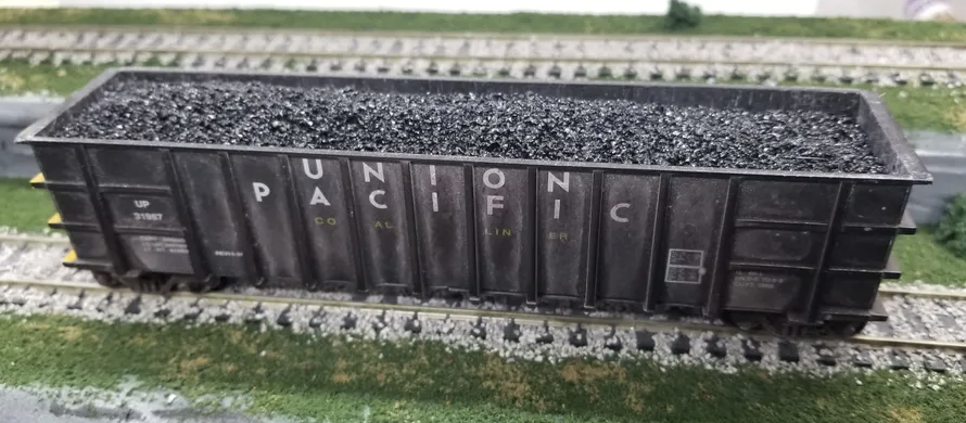 F&N Hobbies 81220 HO Scale Coal Load for Athearn/MDC 50' Thrall High Side Gondola (2 Pack)