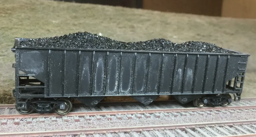 F&N Hobbies 81409 HO Scale Coal Load for Bowser/Stewart 70 Ton 14 Panel Hopper (2 Pack)