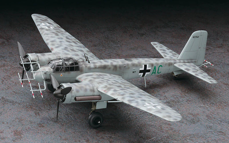 Hasegawa 1562 1/72 Junkers Ju88G-6 `Nachtjäger´ (Luftwaffe Night Fighter) Model Kit