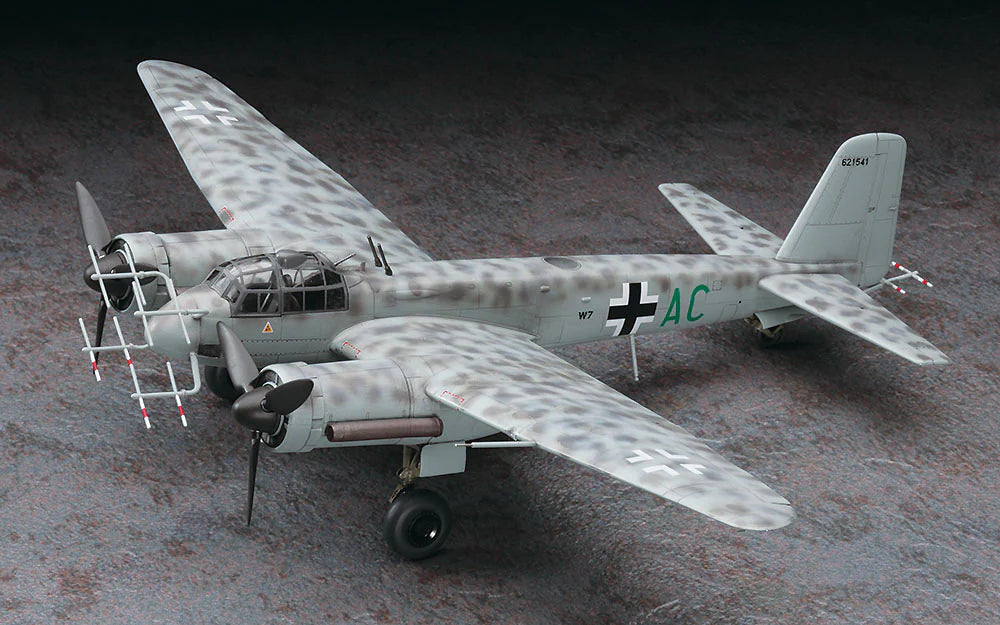 Hasegawa 1562 1/72 Junkers Ju88G-6 `Nachtjäger´ (Luftwaffe Night Fighter) Model Kit