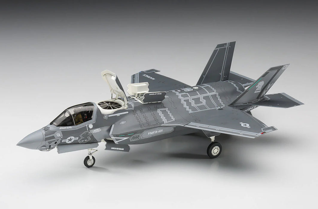 Hasegawa 1576 1/72 F-35 Lightning II (B Version) 'USMC STOVL Fighter' Model Kit