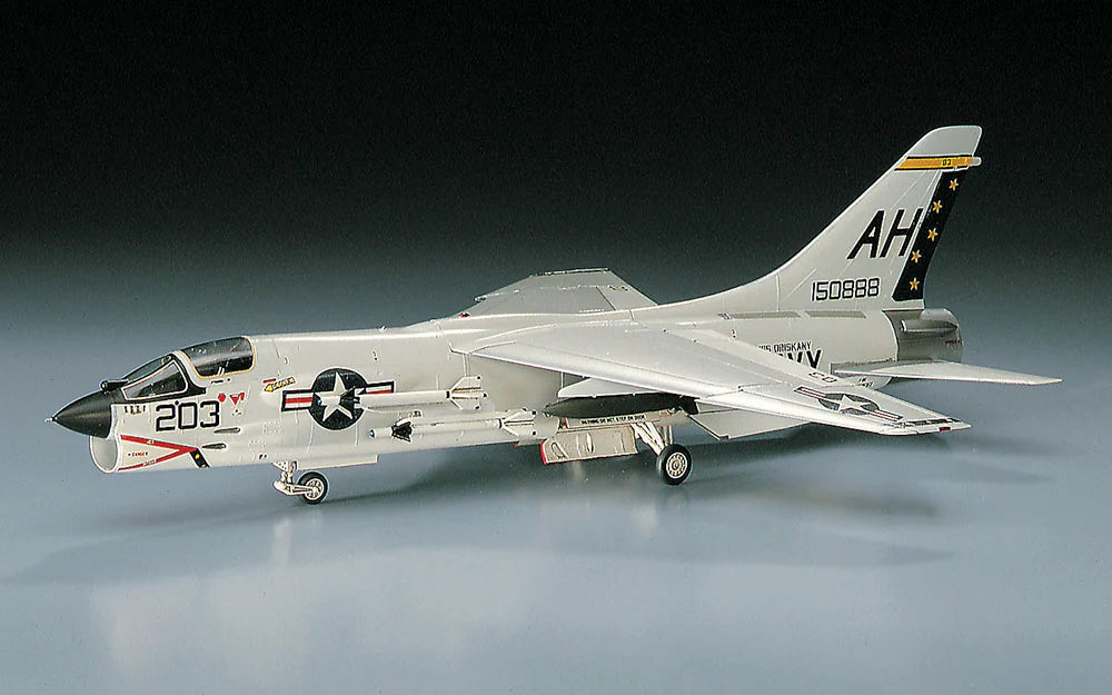Hasegawa 339 1/72 F-8E Crusader (US Navy/USMC Fighter) Model Aircraft Kit