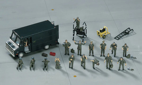 Hasegawa 35007 1/72 U.S. Pilot and Ground Crew Figures Set Model Kit