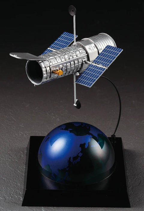 Hasegawa 52326 1/200 NASA Hubble Space Telescope "The Repair 20th Anniversary" Model Kit