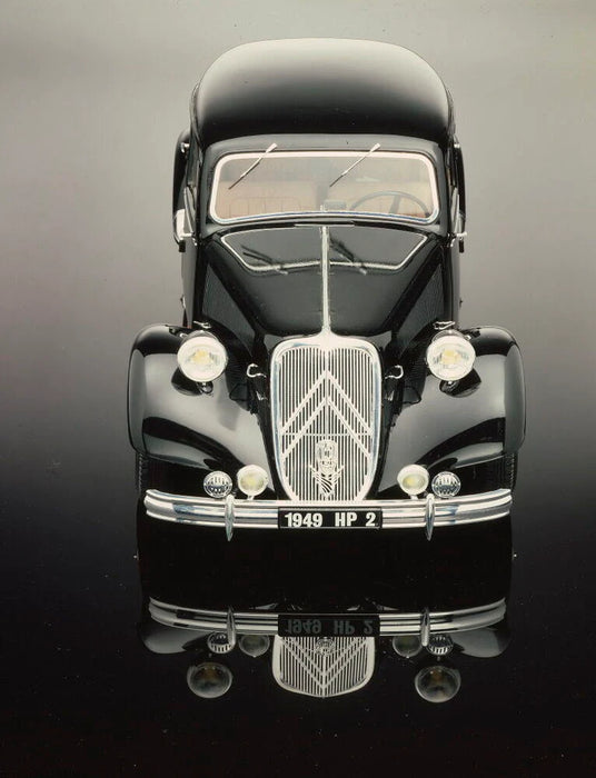 Heller 80799 1/8 Citroen 15CV 4-Door Sedan Car Model Kit