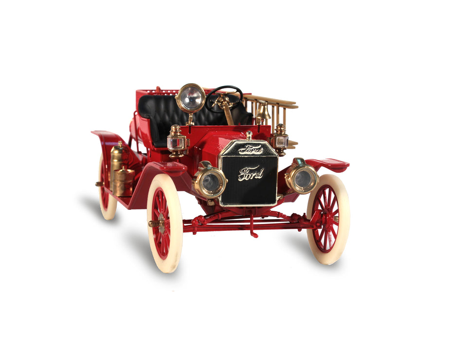 ICM Models 24017 1/24 Model T 1914 Fire Truck with Crew Model Kit