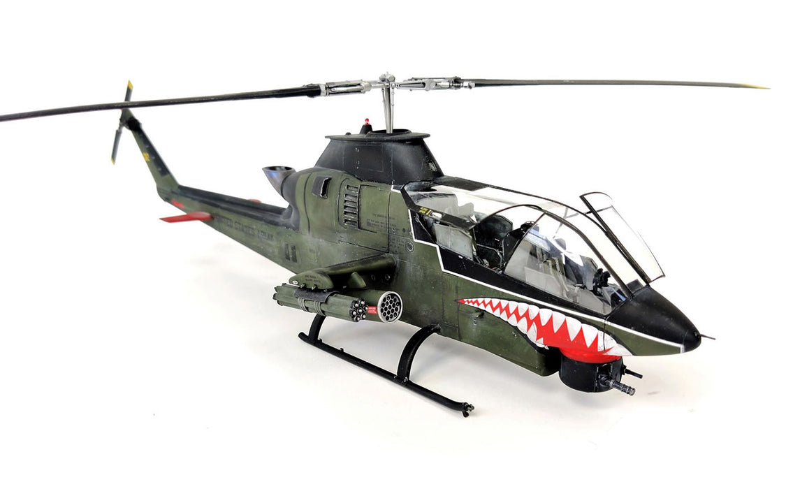 ICM Models 32061 1/32 AH-1G Cobra (Late Production) Helicopter Model Kit