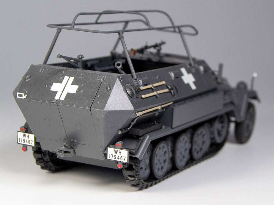 ICM Models 35102 1/35 Sd.Kfz. 251/6 Ausf.A WWII German Armoured Command Vehicle Model Kit
