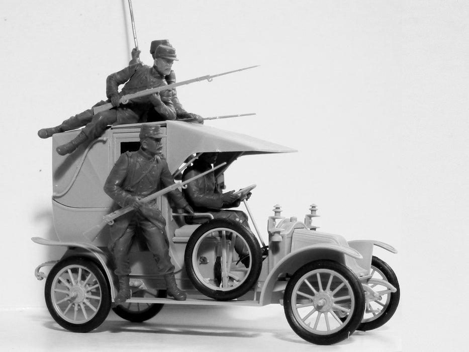 ICM Models 35660 1/35 WWI Taxi Car with French Infantry (Battle of the Marne 1914) Model Kit
