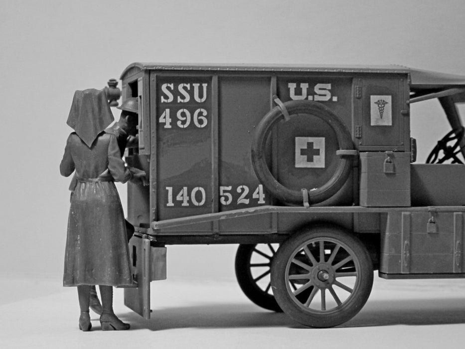 ICM Models 35662 1/35 WWI Model T 1917 Ambulance with US Medical Personnel Model Kit