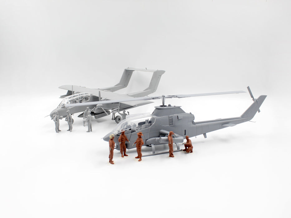 ICM Models 48303 1/48 Forward Base (Bell AH-1 Cobra, OV-10A Bronco, & Figures) Set Model Kit