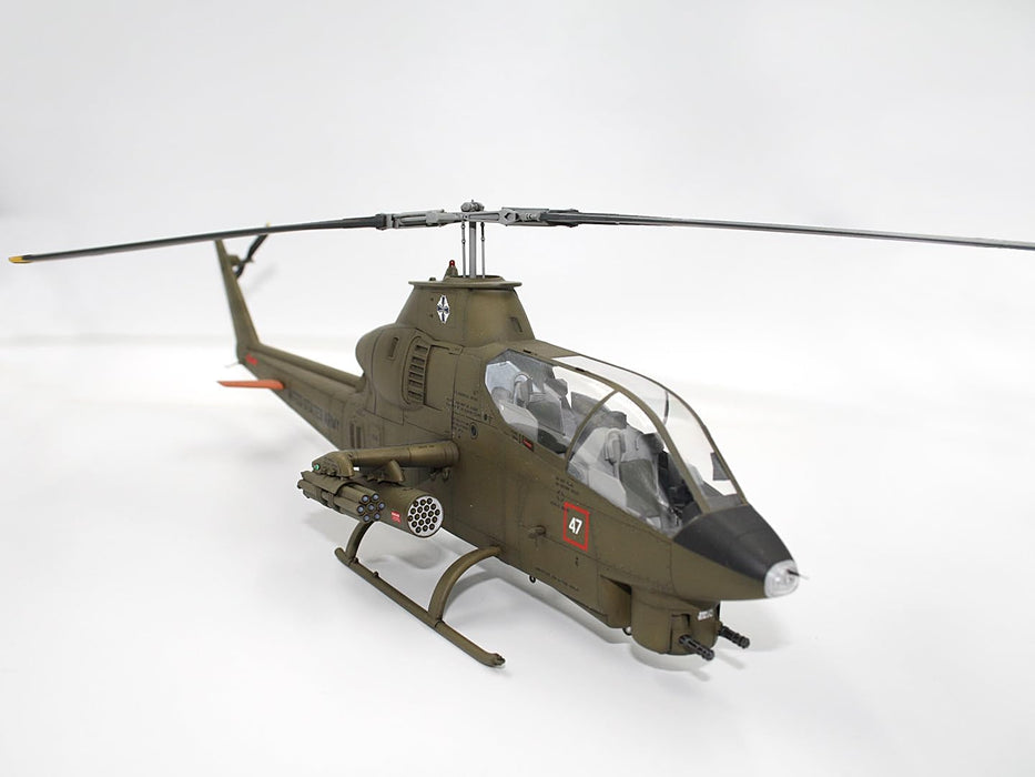ICM Models 53031 1/35 AH-1G Cobra (Late Production) U.S. Attack Helicopter Model Kit
