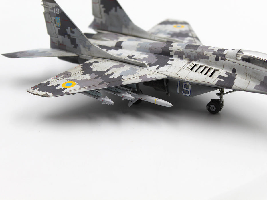 ICM Models 72143 1/72 'Radar Hunter' MiG-29 '9-13' Ukrainian Fighter with HARM Missiles Model Kit