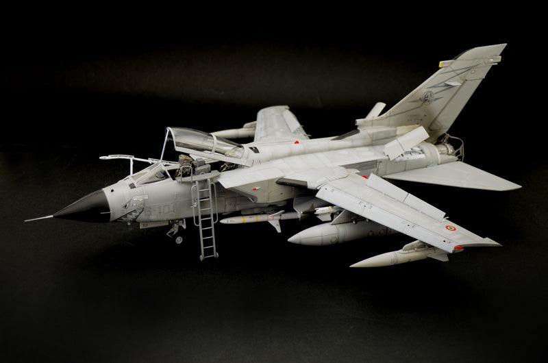 Italeri 2517 1/32 Panavia Tornado ECR Model Kit