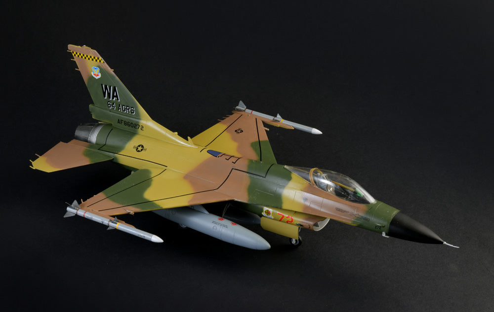 Italeri 35105 1/48 War Thunder: F-16C Fighting Falcon Model Aircraft Kit