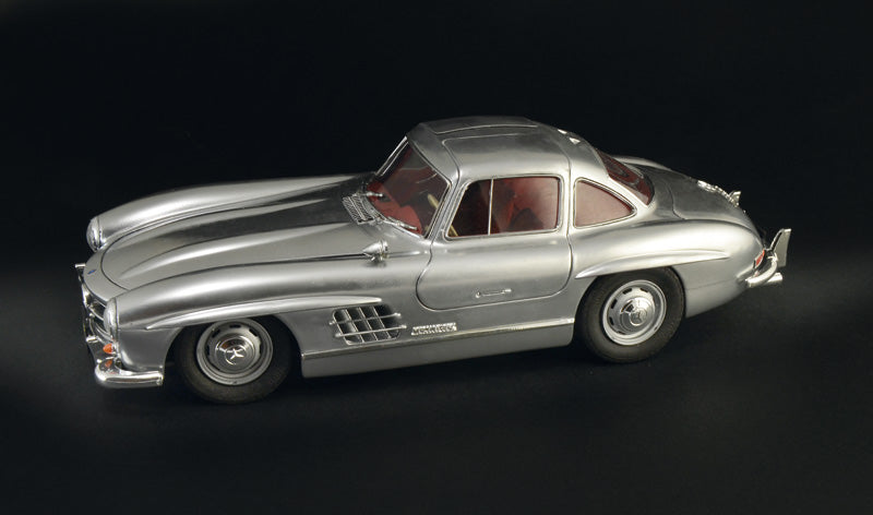 Italeri 3612 1/16 Mercedes-Benz 300SL Gullwing Model Kit