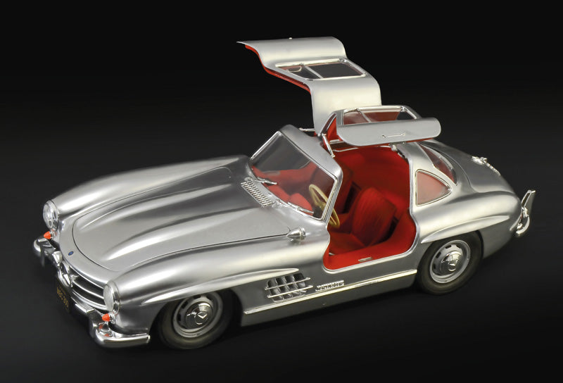 Italeri 3612 1/16 Mercedes-Benz 300SL Gullwing Model Kit