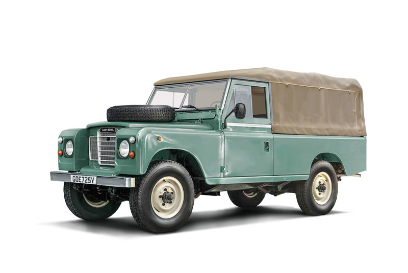 Italeri 3665 1/24 Land Rover 109 LWB Model Kit