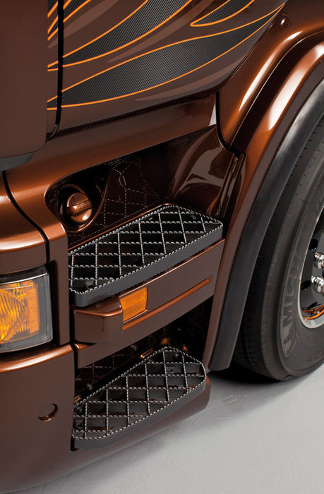 Italeri 3897 1/24 Scania R Black Amber Model Kit