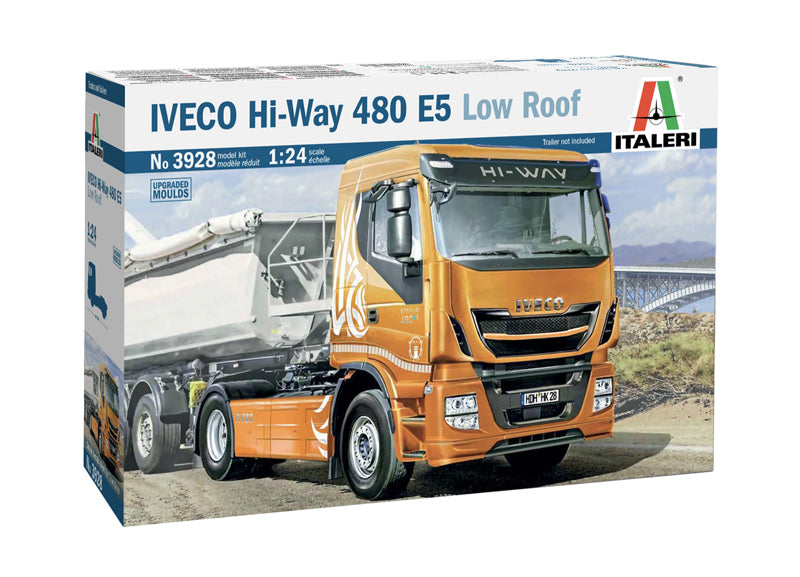Italeri 3928 1/24 Iveco Hi-Way 480 E5 (Low Roof) Model Kit
