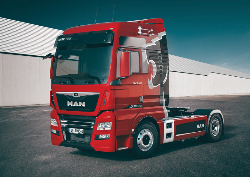 Italeri 3959 1/24 Man TGX 18.500 XXL Lion Pro Ed. Model Kit