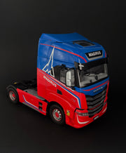 Italeri 3963 1/24 Iveco S-Way Show Truck Model Kit