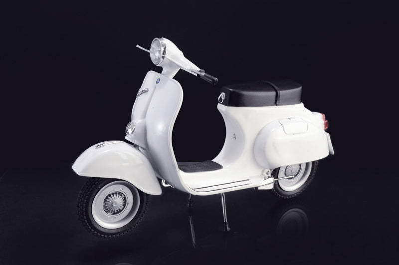 Italeri 4633 1/9 Vespa 125 'Primavera' Motorcycle Model Kit