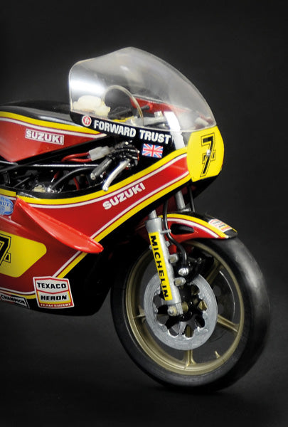 Italeri 4644 1/9 '78 Suzuki RG500 XR27 Motorcycle Model Kit