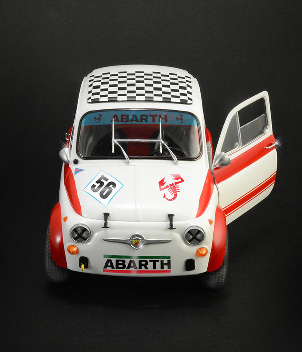 Italeri 4705 1/12 Fiat Abarth 695 SS/Assetto :12 Model Kit