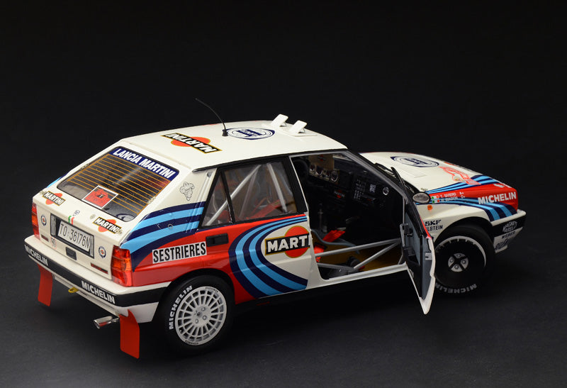 Italeri 4709 1/12 Lancia Delta HF Integrale 16v Model Kit