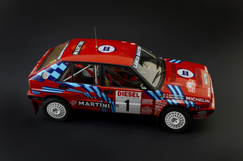 ITALERI 4712 1/12 1989 Lancia DELTA HF 16V Integrale Sanremo Model Car Kit