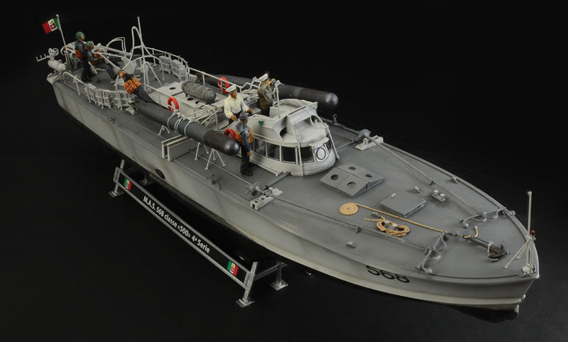 Italeri 5626 1/35 MAS 568 4a Series with Crew Model Kit